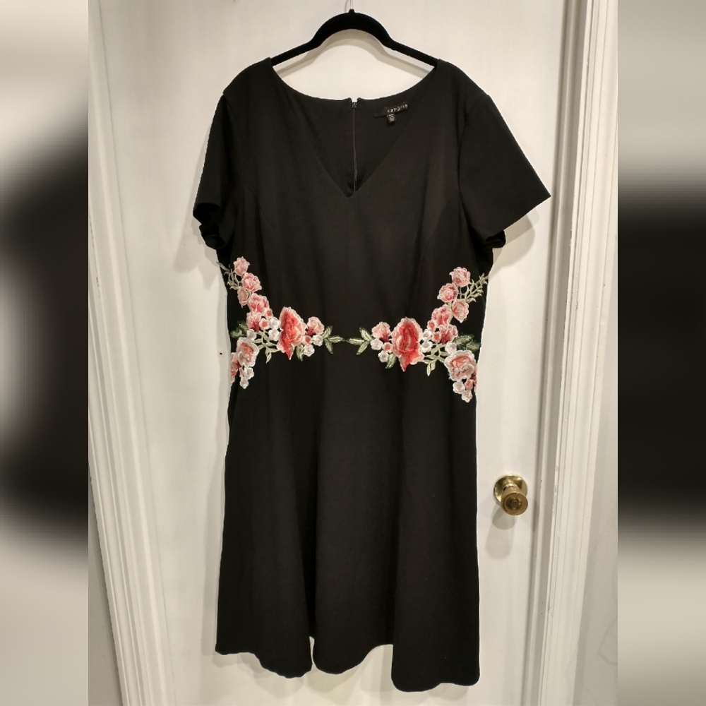 Sangria black embroidered A-line cocktail dress size 22W
